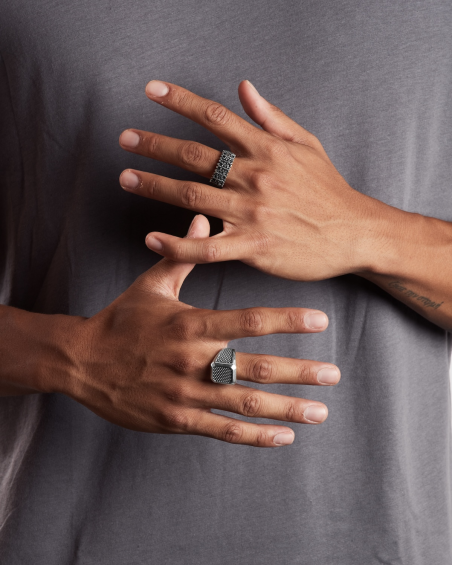 BAGUE CHEVALIÈRE OCTAGON AVEC TEXTURE À PICOTS EN ARGENT
