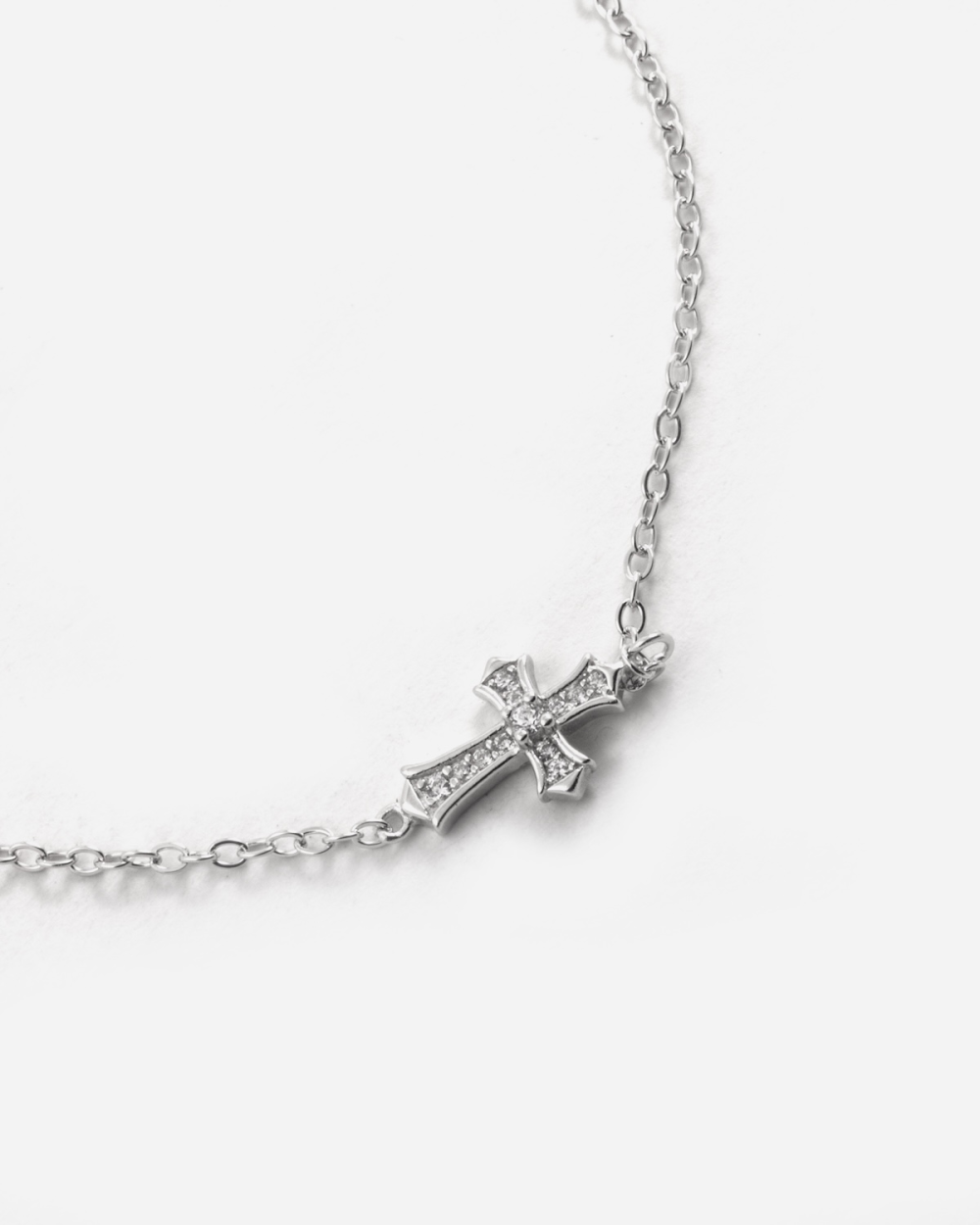 BRACALET CROIX GOTHIQUE EN ARGENT...