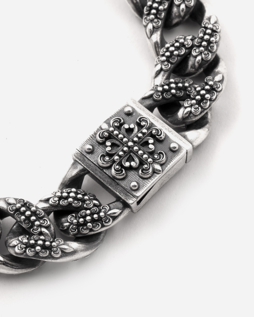 PULSERA GRUMETTE CON TEXTURE GÓTICA...