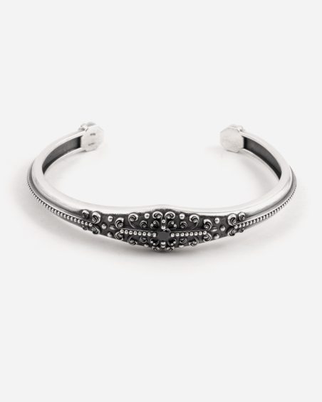 PULSERA RÍGIDA GÓTICA ALMA DE PLATA CON PIEDRA NEGRA