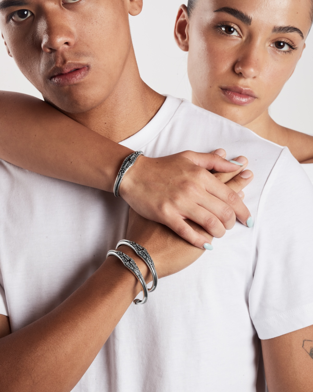 BRACCIALE RIGIDO GOTICO ALMA IN...