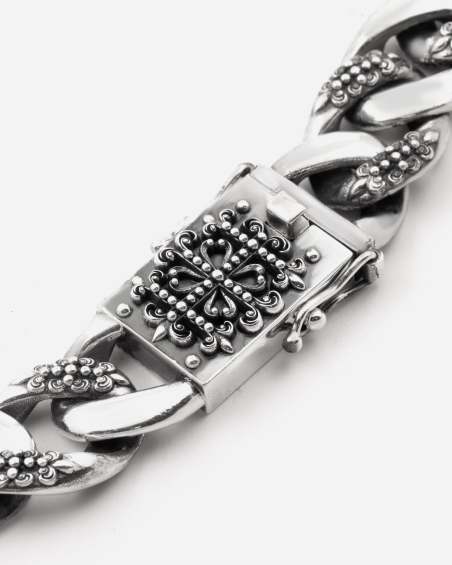 COLLAR GRUMETTE CON TEXTURE GÓTICA ALTERNA SUERTE DE PLATA