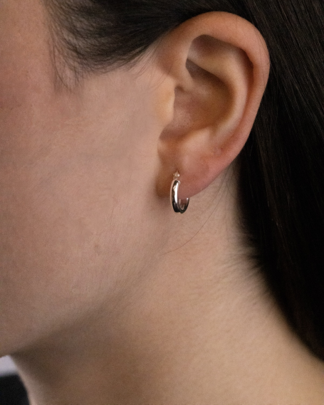 KLEINER GLATTER OHRRING 2,5... 2