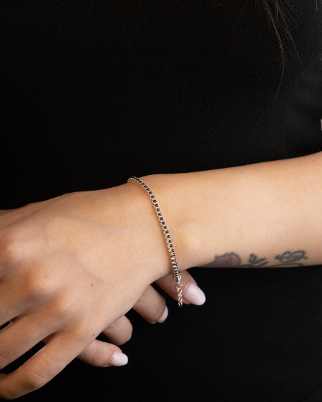 BRACELET TENNIS EN ARGENT AVEC PIERRES CABOCHON NOIRES