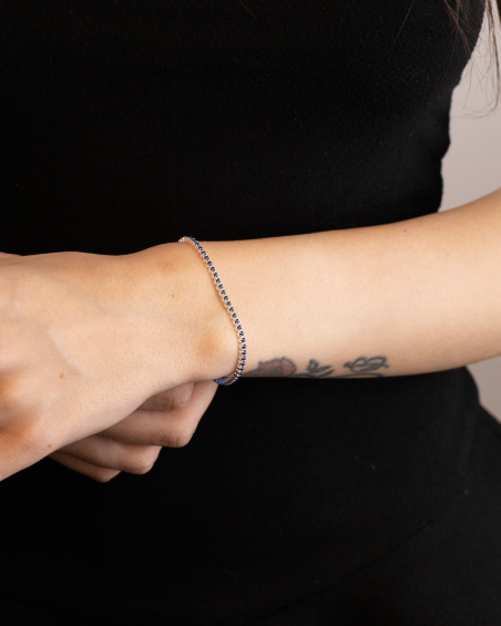 TENNISARMBAND AUS SILBER MIT BLAUEN CABOCHON-STEINEN