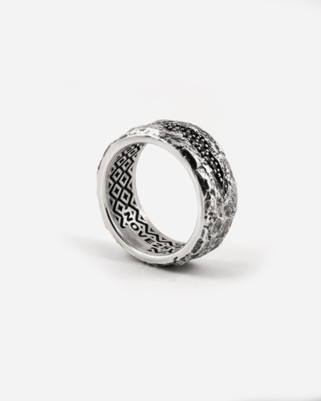 MATERIC BAND RING WITH BLACK STONES