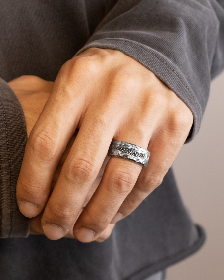 MATERIC BAND RING WITH BLACK STONES