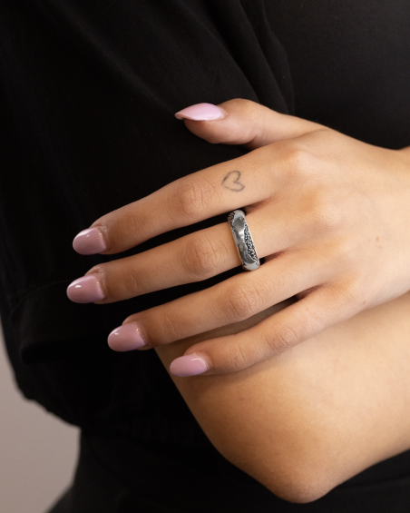 MATERIC BOLD RING WITH BLACK STONES