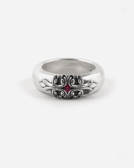 FAMILIA BOLD RING WITH RED STONE
