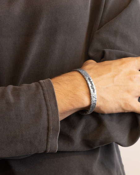 MATERIC HANDCUFF BRACELET WITH STONES