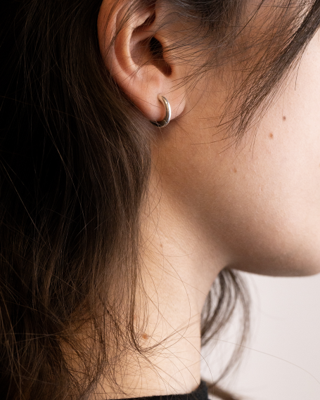 HOOP EARRING WITH SNAP CLOSURE 2