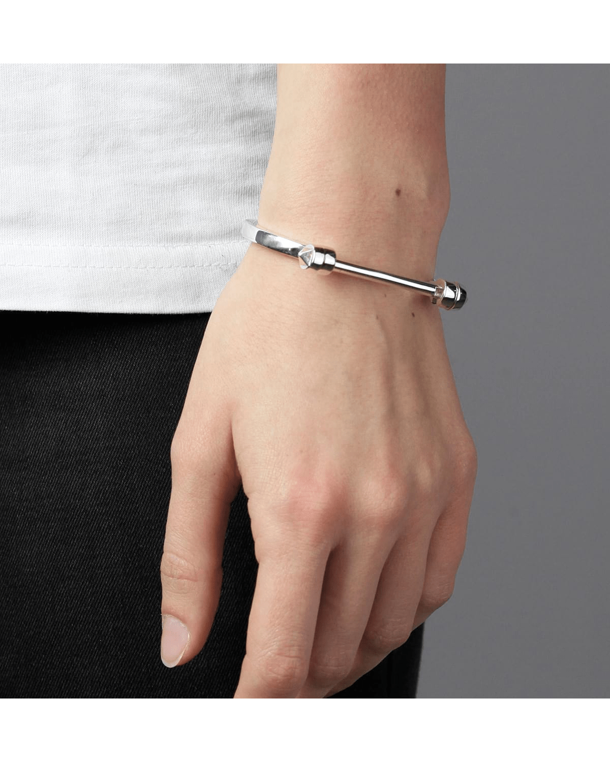 HANDCUFF BRACELET Nove25